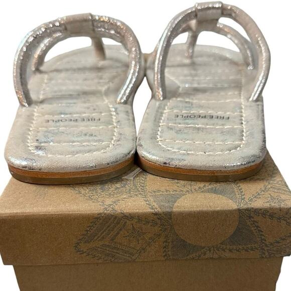 Free People Hadden Sandals in Champagne Metallic Size 11 - Picture 8 of 16
